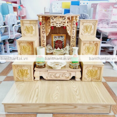 Bàn thờ Thần Tài có bục