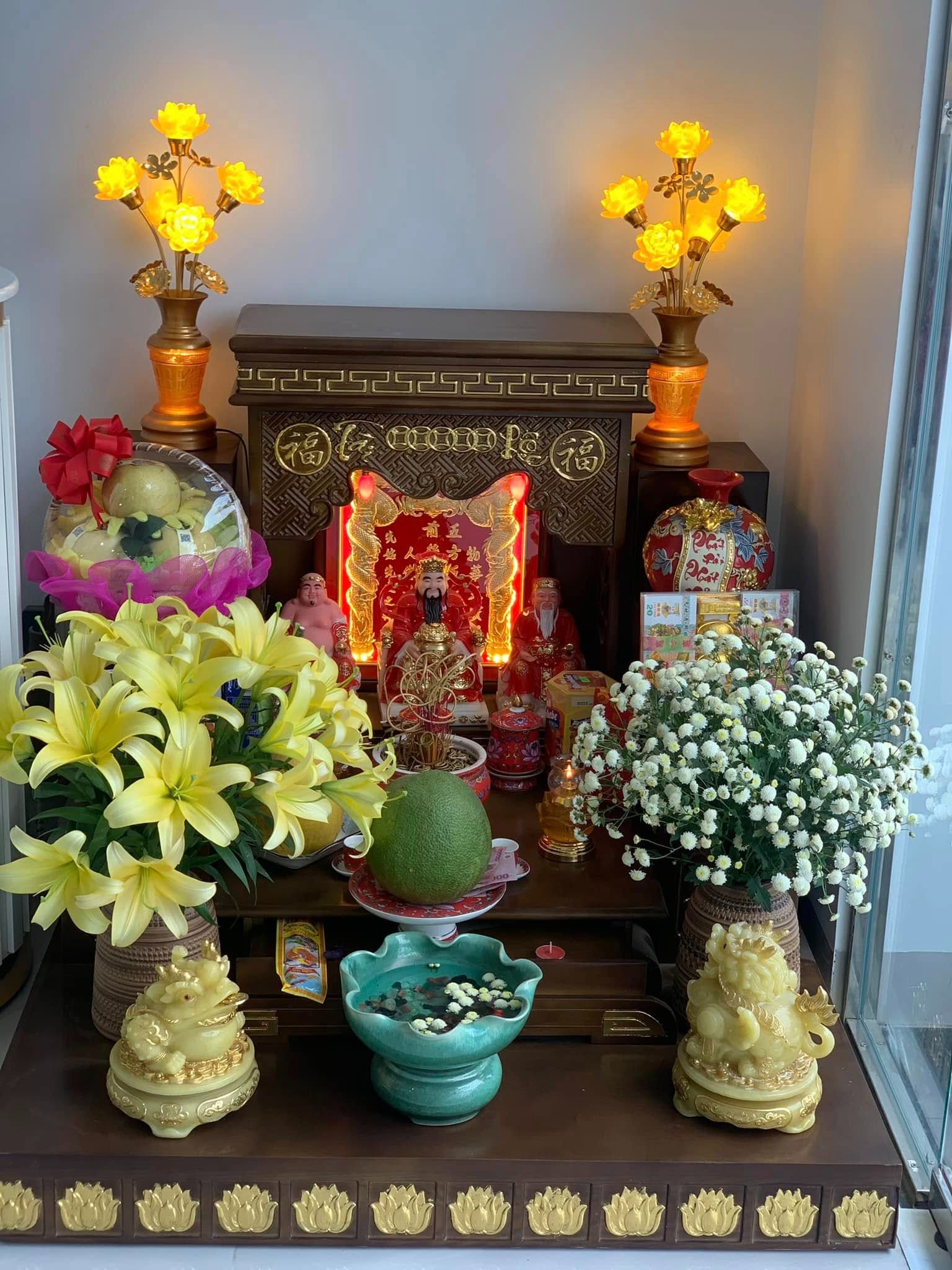 Khi nào có thể dùng hoa ly để thắp hương ban Thần Tài?